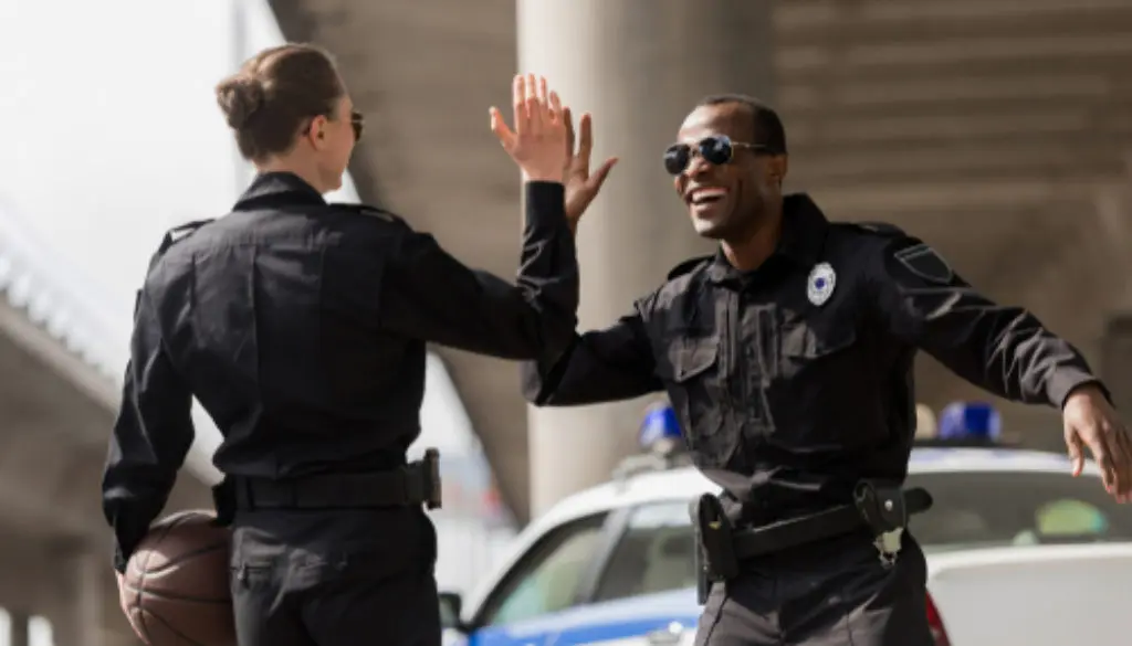 Miksi hakea avoimia virkoja poliisissa